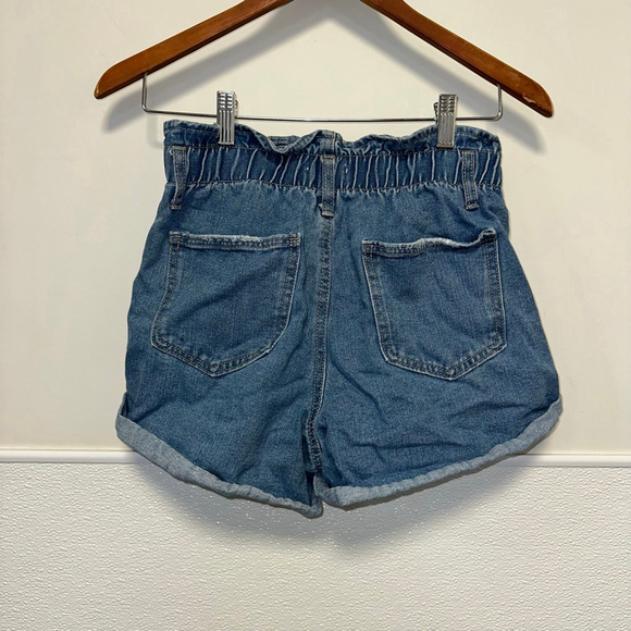 Women's Forever 21 Denim Shorts Size S Light Blue Distressed Elastic Waistband - Picture 6 of 8